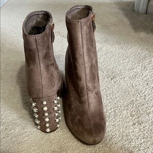 Chic Brown Ankle Boots with Pearl Accents
